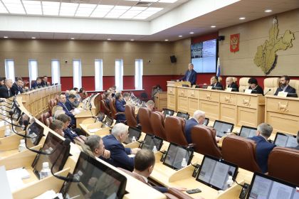 Приняты законопроекты о присвоении статуса сельских поселений рабочим поселкам Большой Луг и Балаганск